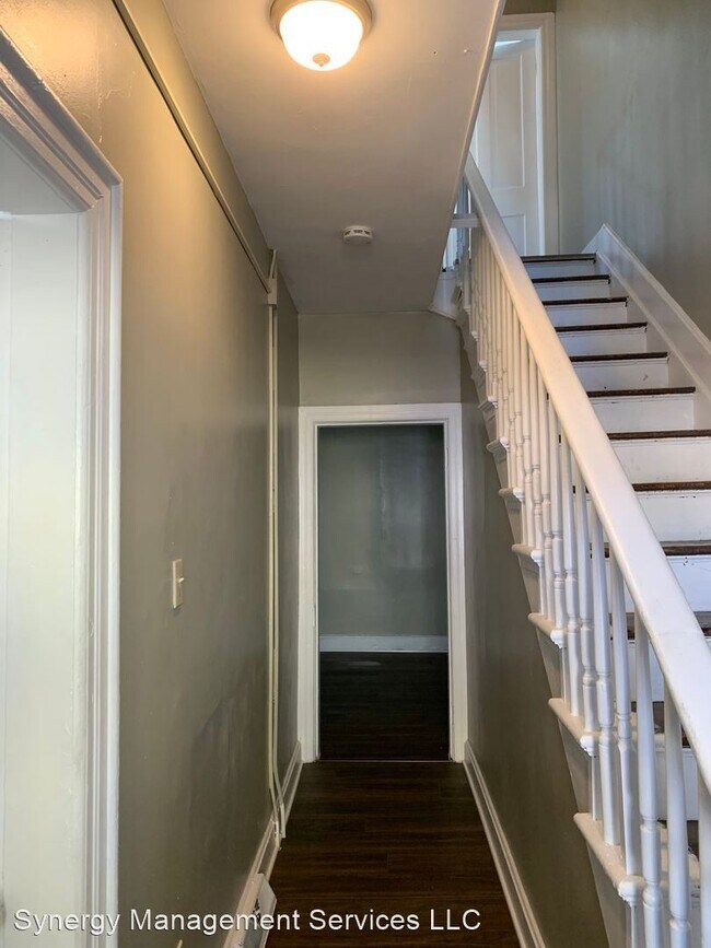 Foto del edificio - 4 br, 1 bath House - 440 Cook Street