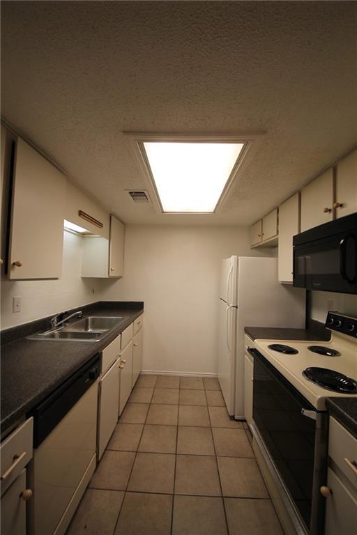 Foto del edificio - 2401 Leon St