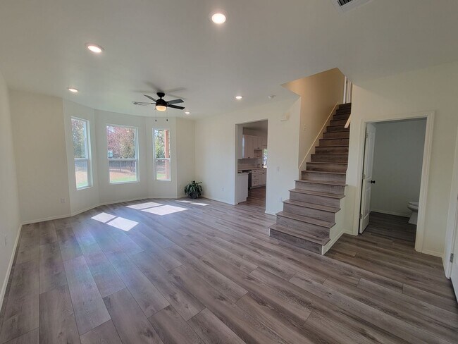 Foto del edificio - COMING SOON!!!! Gorgeous 2 story home in Granite Shoals