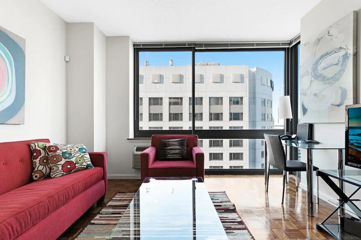 Foto principal - 465 Washington Blvd