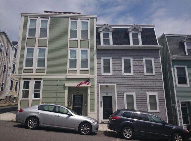Building Photo - 13 Summer St