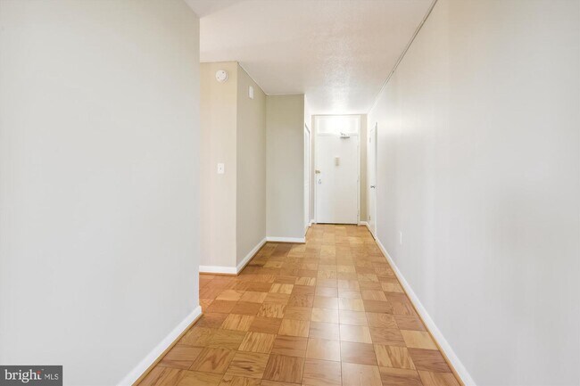 Foto del edificio - 4242 East-West Hwy