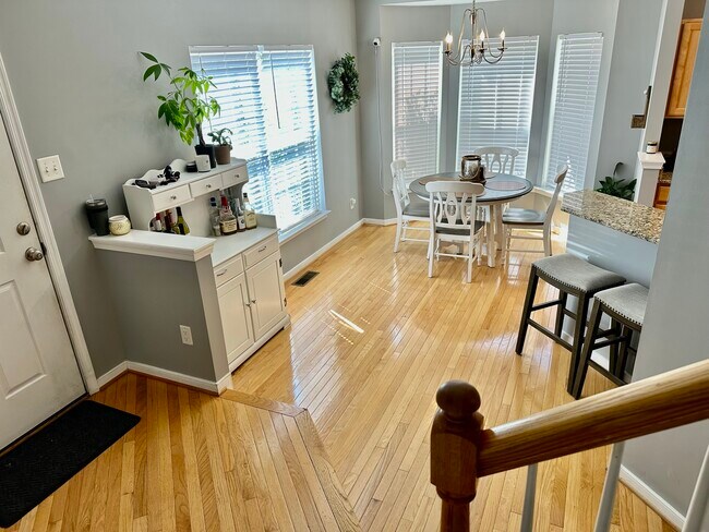 Foto del edificio - 8724 Springwater Dr