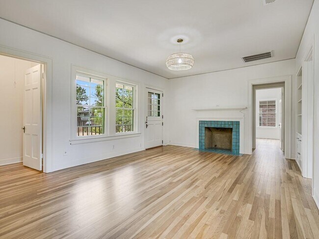 Foto del edificio - 501 1/2 Carolyn Ave