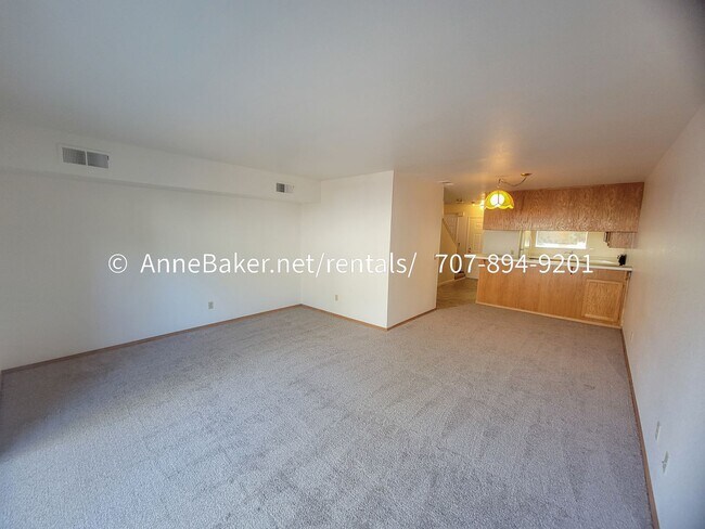 Building Photo - Cloverdale Meadow Condo Available Now