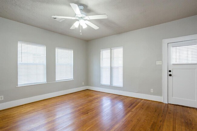 Foto del edificio - 4310 Wilmer St