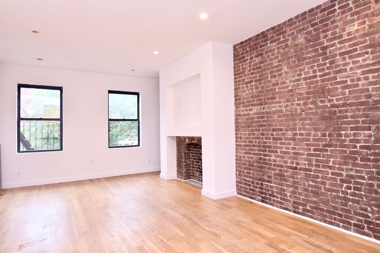 Primary Photo - 3610 Broadway