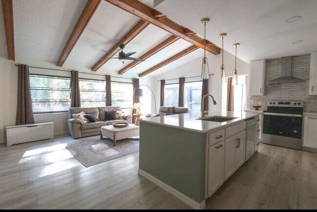 Foto del edificio - 19 Hollyhock Ct