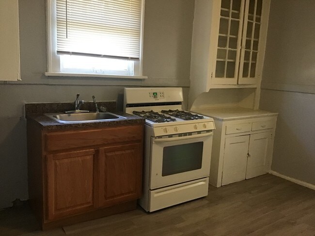 Building Photo - “Upgraded Smart Home, view today!”