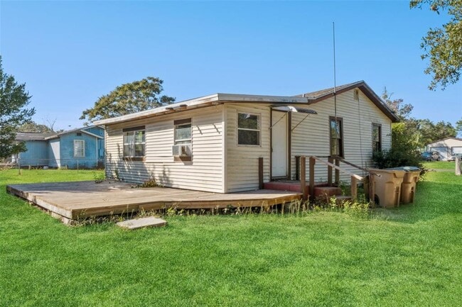 Building Photo - 40542 W 3rd Ave