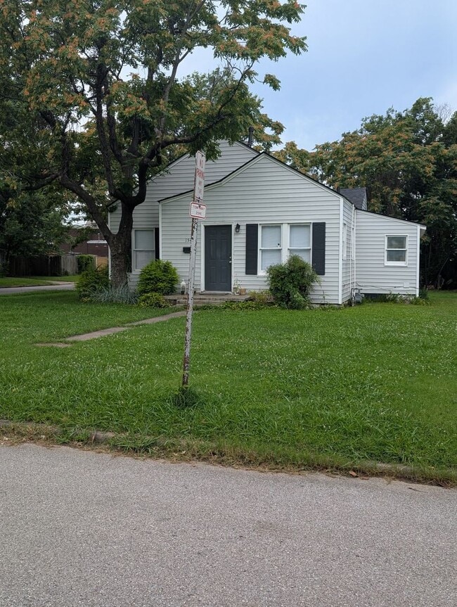Building Photo - 1548 S Indianapolis Ave