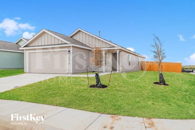 Building Photo - 10610 McClintock Dr