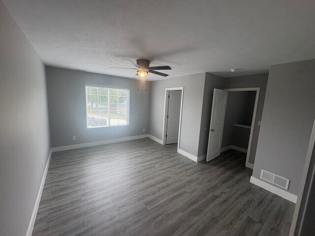 Master Bedroom - 237 W Lester St