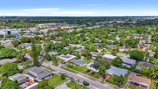 Foto del edificio - 551 NW 107th St