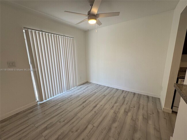 Foto del edificio - 5967 NW 23rd St