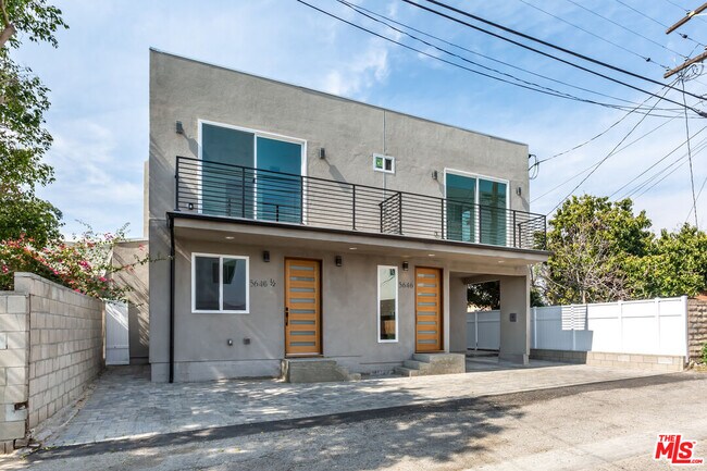 Building Photo - 5033 1/2 Cartwright Ave