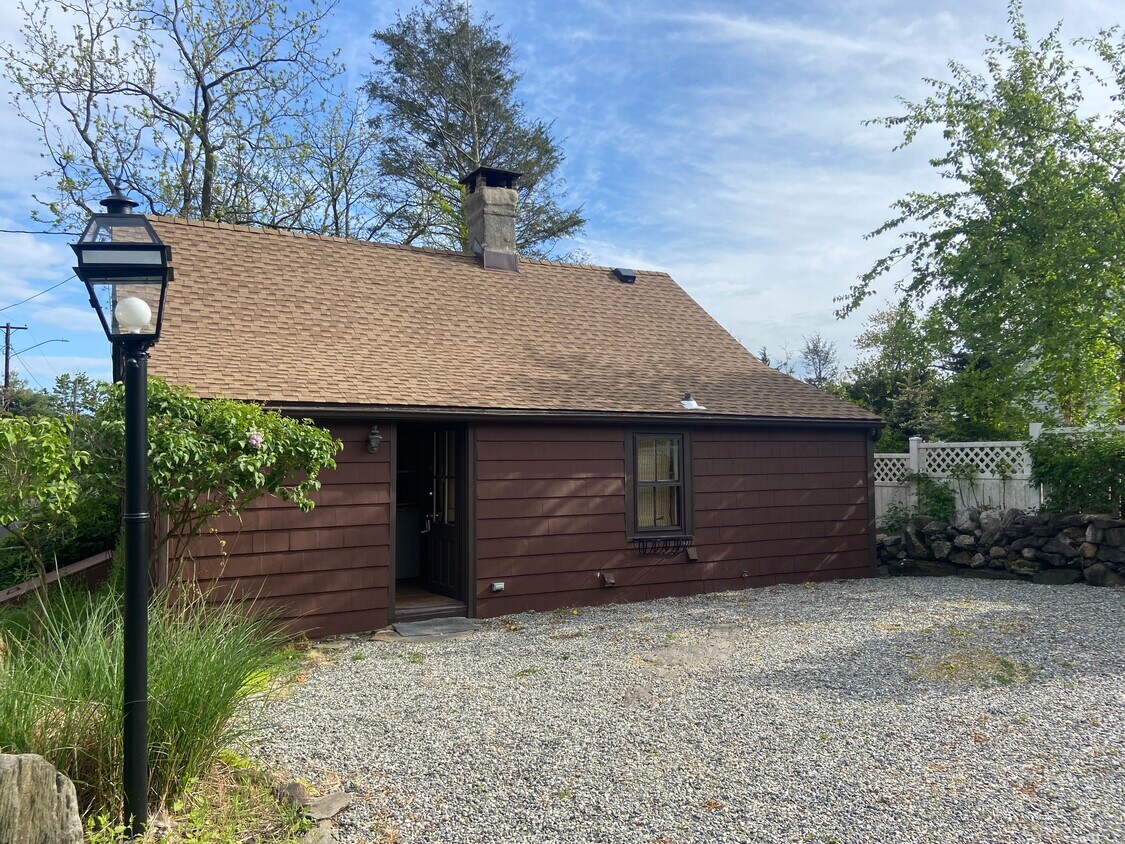 Primary Photo - 48 Crescent Rd