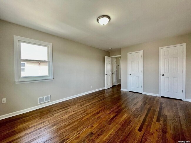 Building Photo - 235-33 148th Ave