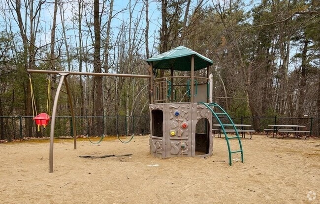 Building Photo - 651 Brookside Dr