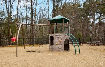 Building Photo - 651 Brookside Dr