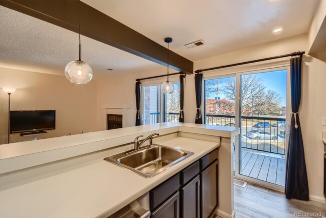 Foto del edificio - 4899 S Dudley St