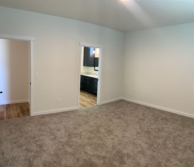 Building Photo - Newer Home for Lease!