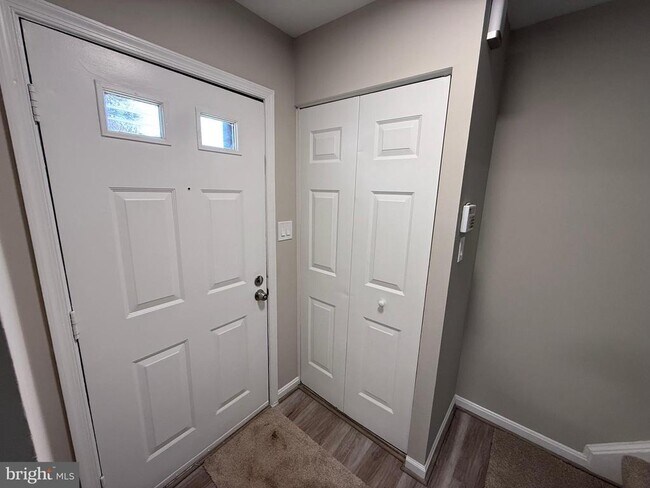 Foto del edificio - 4924 McFarland Dr