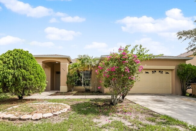 Building Photo - 556 Pinehurst Cove