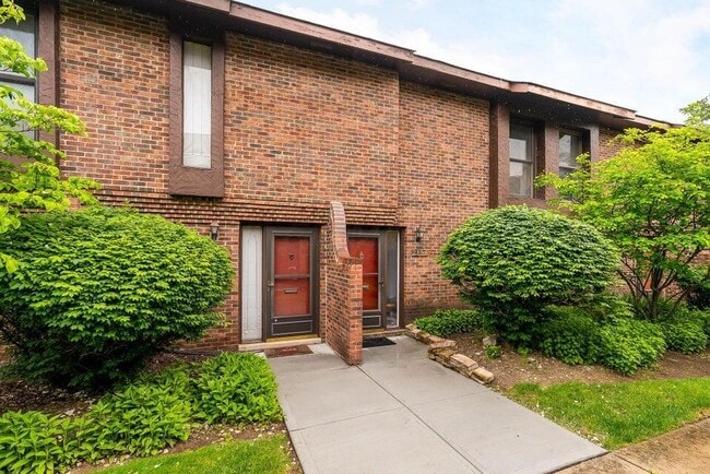 Building Photo - 2806 Downing Way