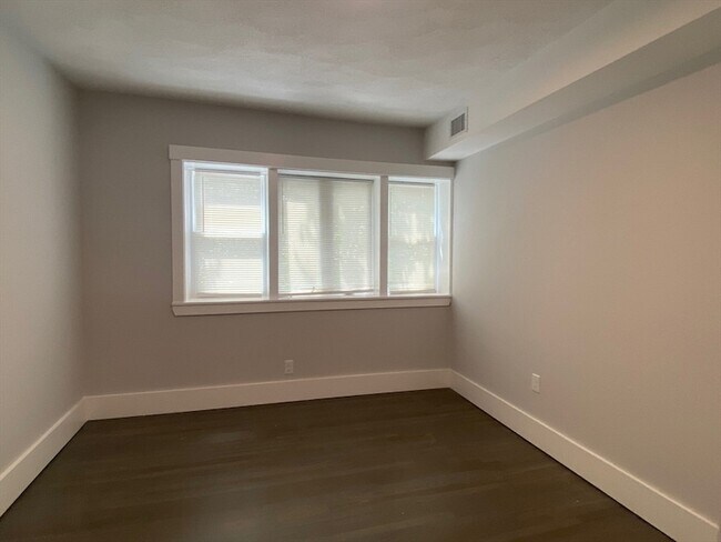 Foto del edificio - 118 Marginal St