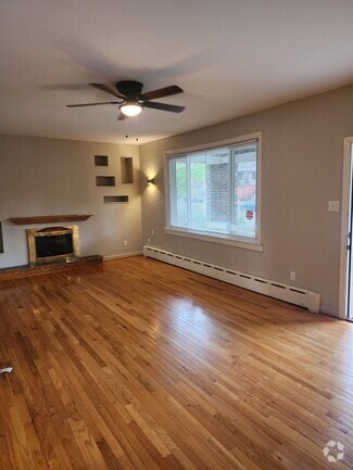 Building Photo - 5505 Beacon St