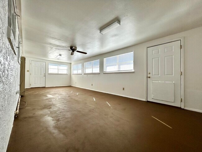 Foto del edificio - 912 W Forest St