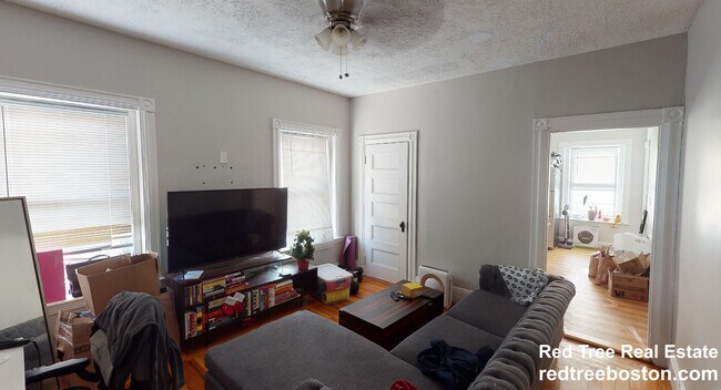 Foto del edificio - 904 Massachusetts Ave