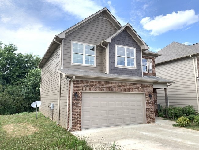 Building Photo - 4Bed/2.5bath