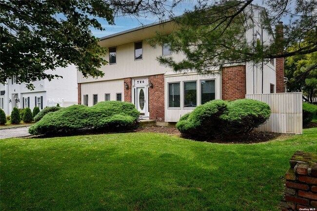 Building Photo - 2 Turnberry Ln