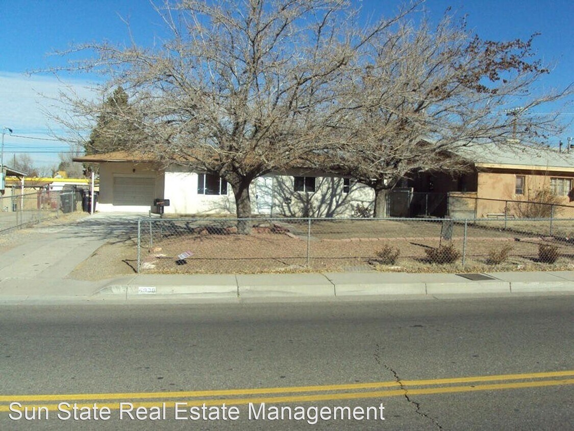 Primary Photo - 3 br, 1.5 bath House - 4909 Comanche Rd NE