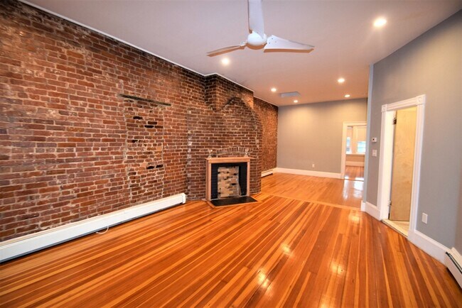 Foto del edificio - 1736 Beacon St