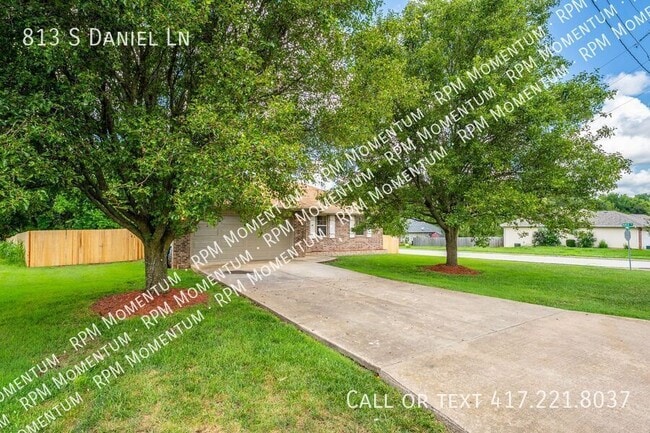 Building Photo - 813 Daniel Ln