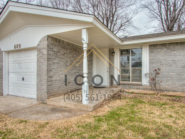 Building Photo - 609 W Greenwood Dr