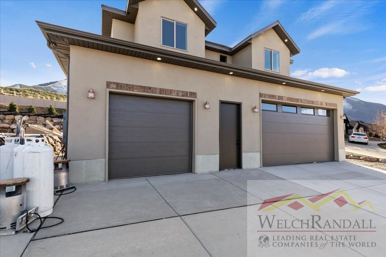 Foto principal - 2 bedroom 1 bath Mapleton Apt.