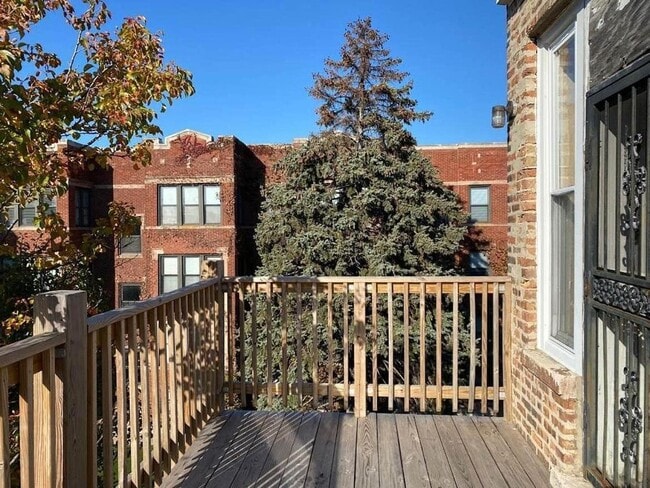 Building Photo - 4852 S Indiana Ave