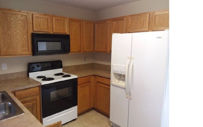 Foto del edificio - 315 Redwood Ln