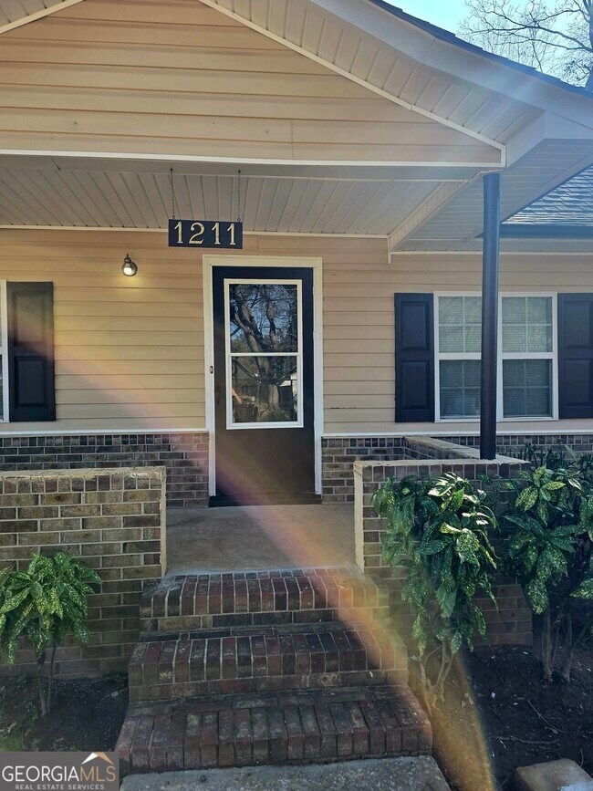 Foto del edificio - 1211 Lake Dr