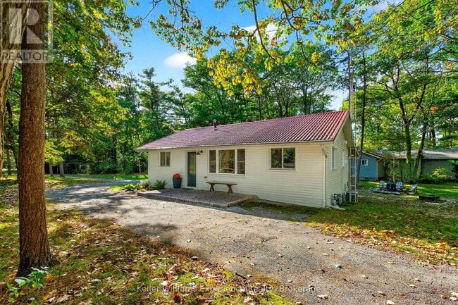 Building Photo - 1694 Tiny Beaches Rd S