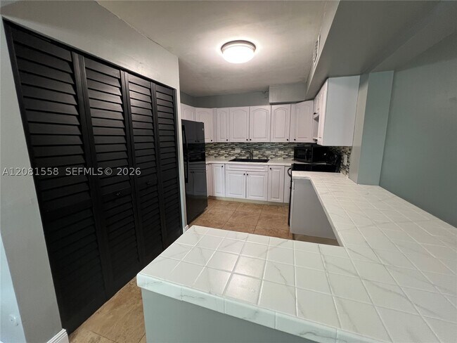 Foto del edificio - 1854 SW 81st Terrace