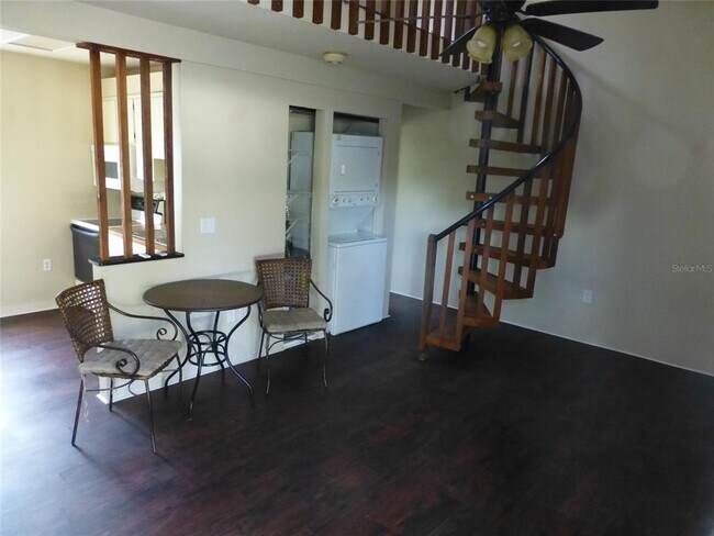 Building Photo - 2166 Bradford St