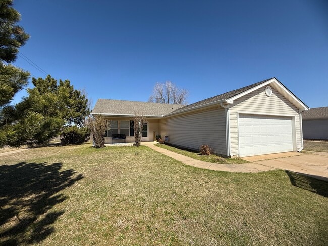 Corner lot! - 137 Rob Ln