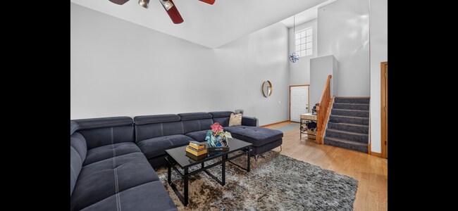 Building Photo - 949 Tanager Ct