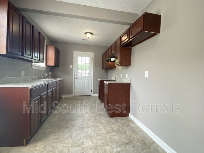 Building Photo - 492 Jacklyn Ave