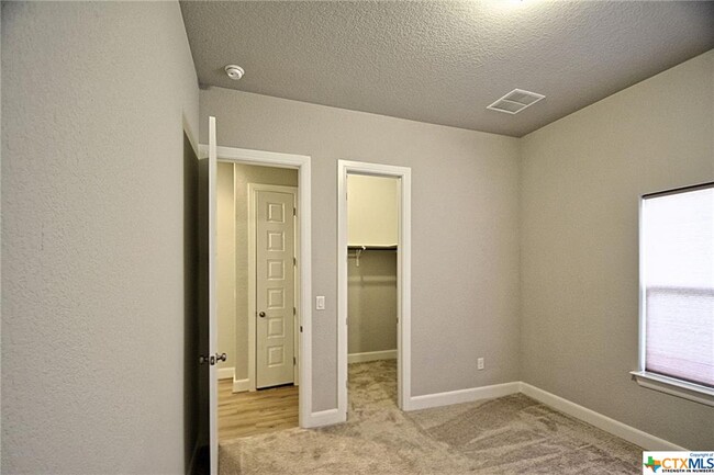Building Photo - 1186 Thicket Ln